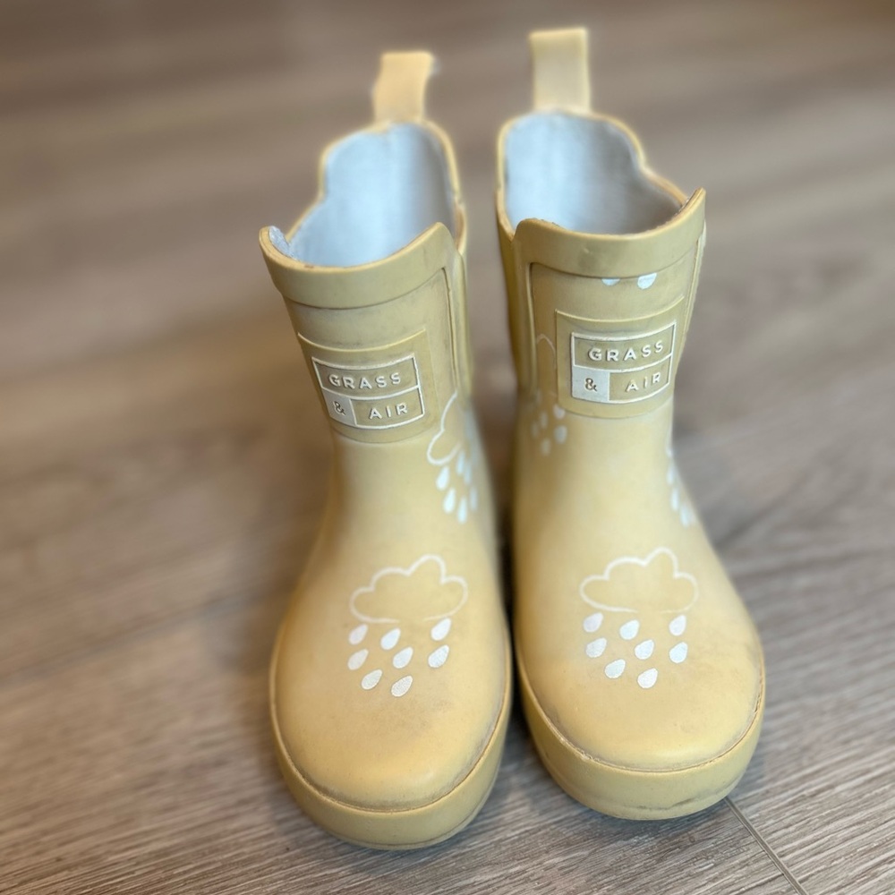 Grass & Air Yellow Rain Boots